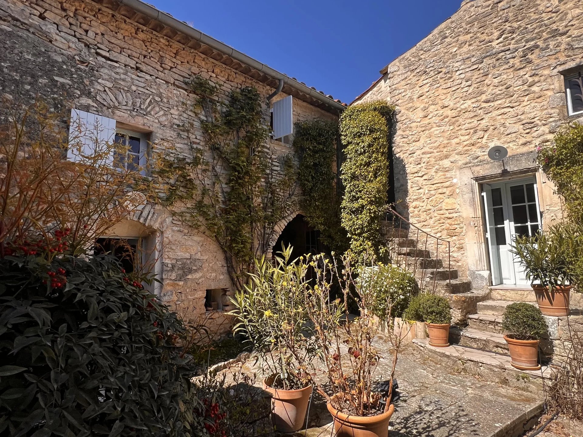 verkauf Charmantes Anwesen mit Pool und Panoramablick bei Goult – Goult in Luberon – 765000€